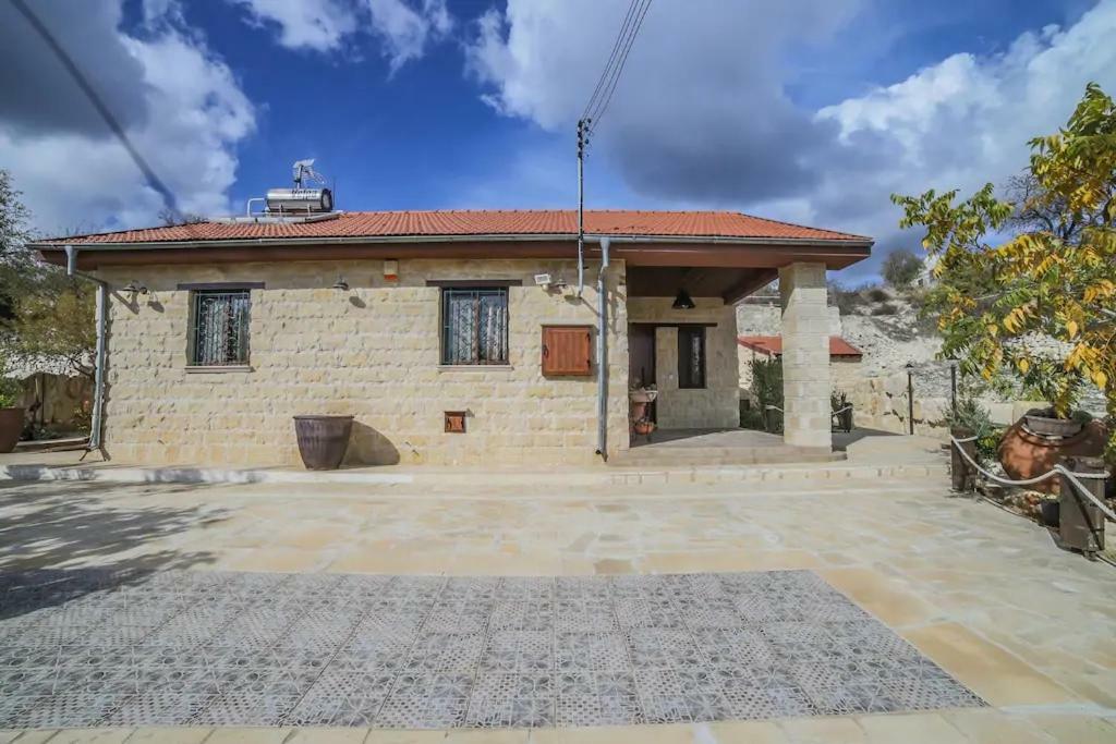 Lofou Traditional House Exterior foto